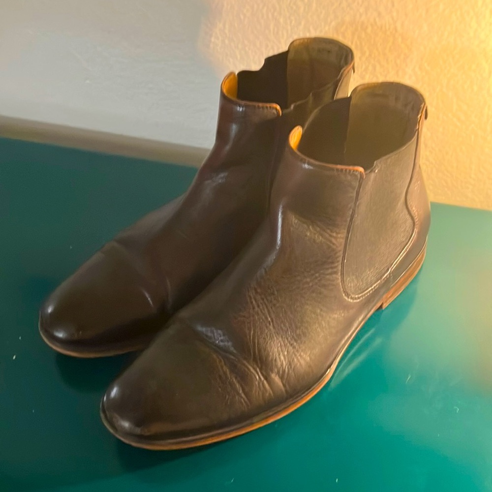Aldo Chelsea boots. Size 8 us men’s.
